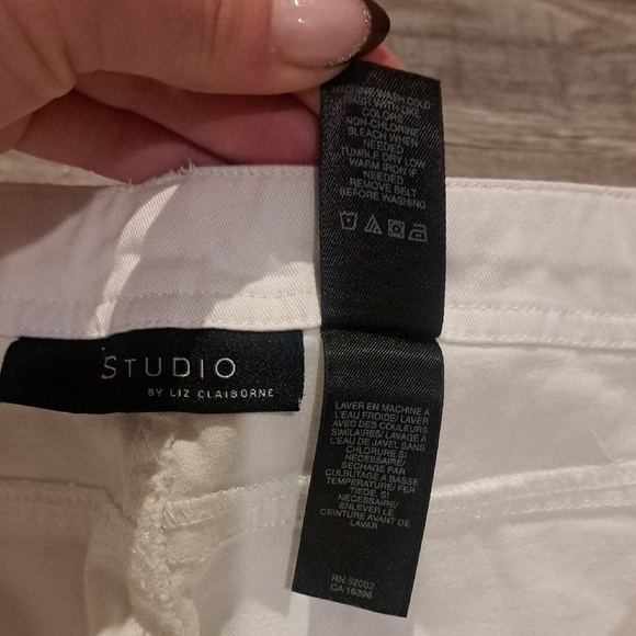 Studio Cream Capris - Picture 3 of 5